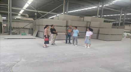 州驗(yàn)收組對貴定縣圣凱倫硅酸鈣板生產(chǎn)線建設(shè)項(xiàng)目進(jìn)行驗(yàn)收